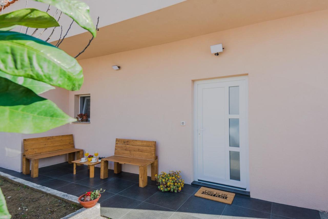 Lovely Apartment M&K In Peaceful Area - Zadar Exteriör bild