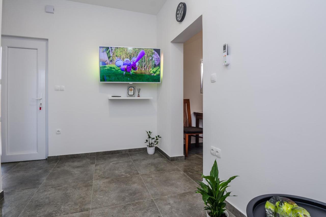Lovely Apartment M&K In Peaceful Area - Zadar Exteriör bild