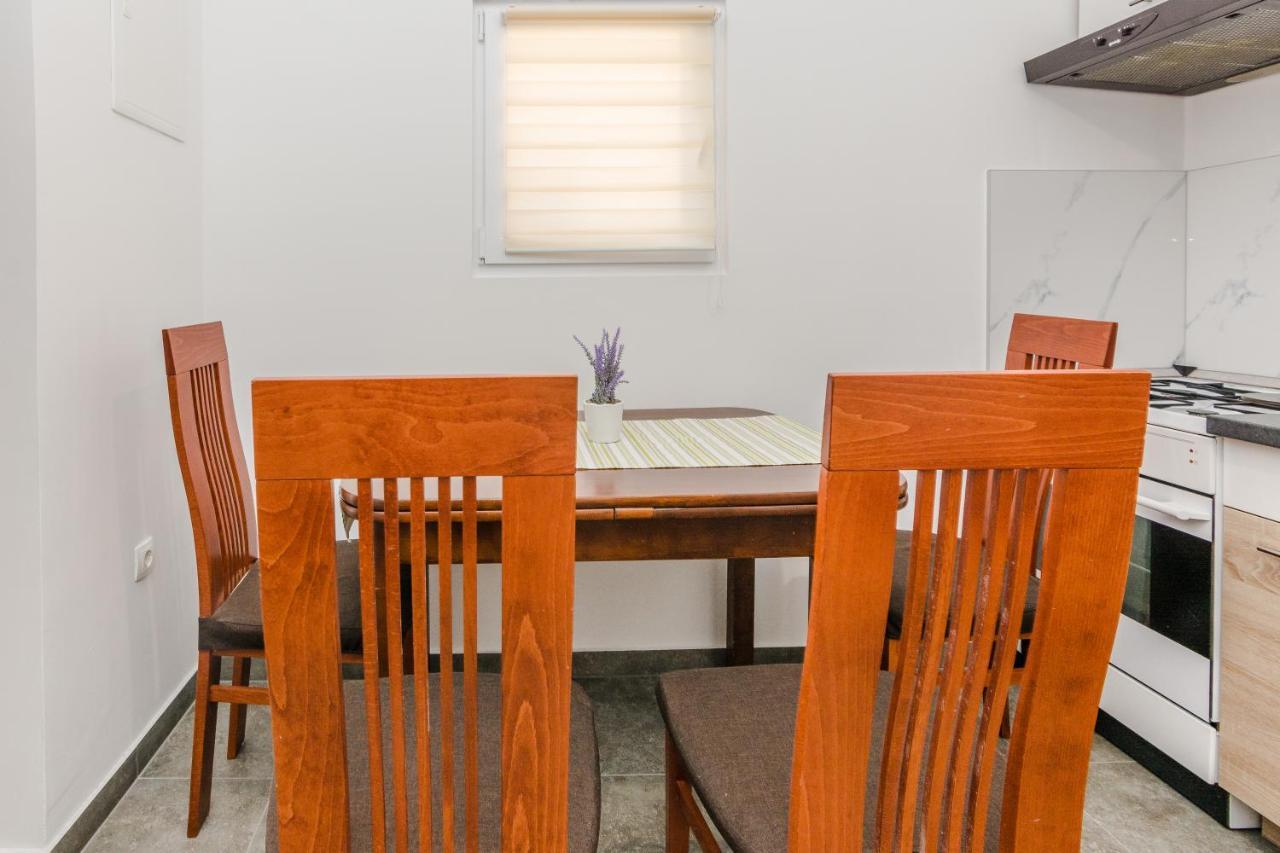 Lovely Apartment M&K In Peaceful Area - Zadar Exteriör bild